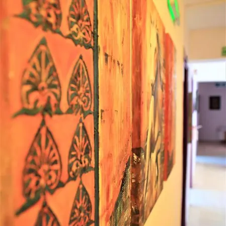 Отель Lavender 2*