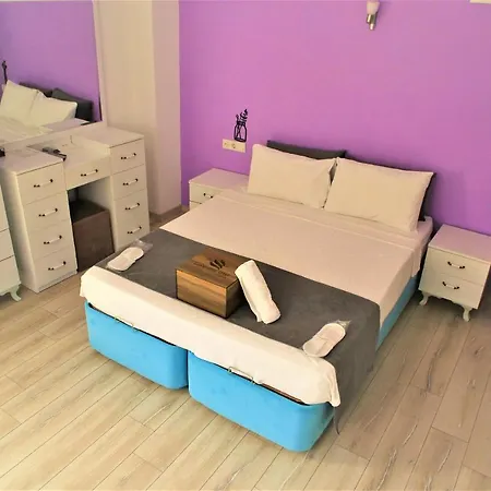 Готель Lavender